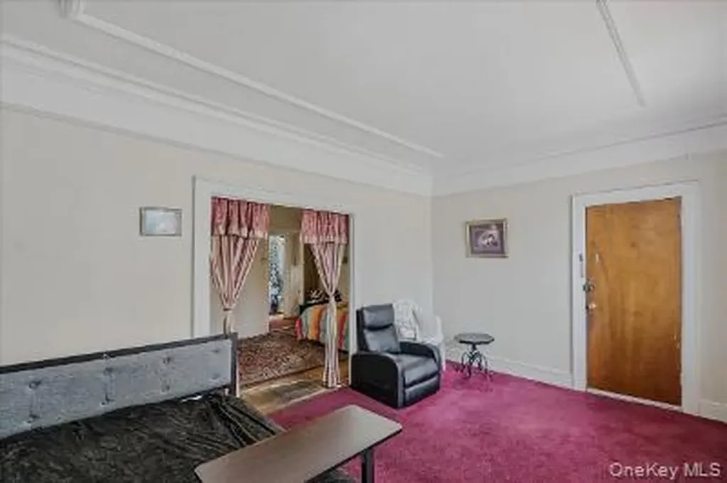 4527 Hill Avenue Bronx NY 10466