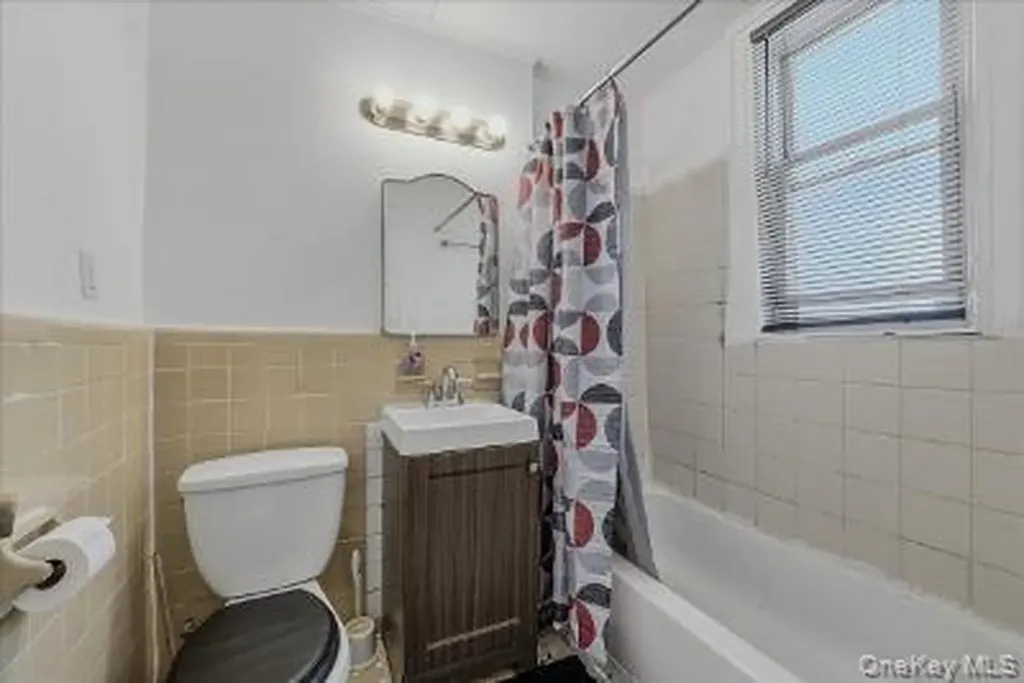 4527 Hill Avenue Bronx NY 10466