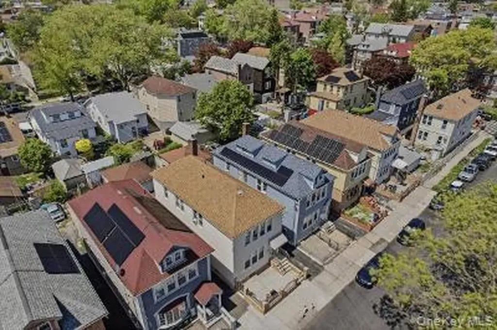 4527 Hill Avenue Bronx NY 10466
