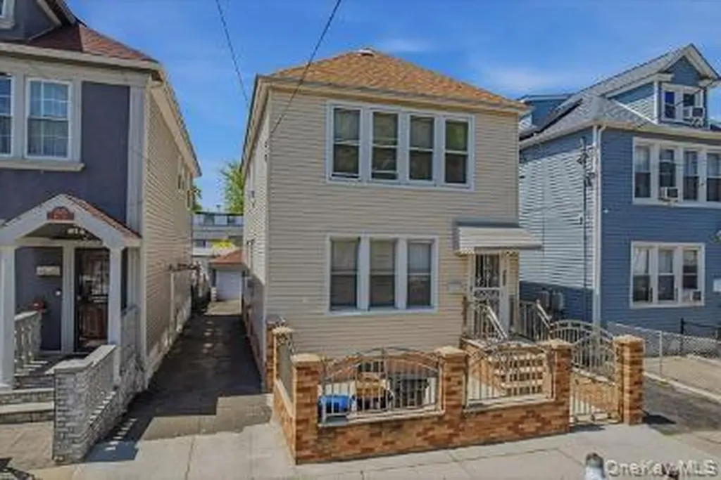4527 Hill Avenue Bronx NY 10466