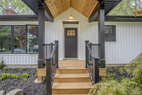 20 Manor Road Rhinebeck NY 12572