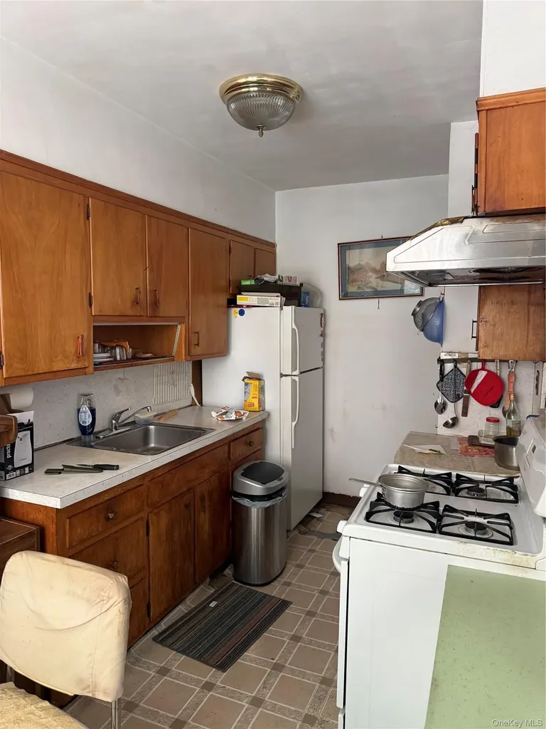 13438 Blossom Avenue Flushing NY 11355