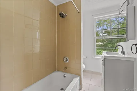 102 Broadway Dobbs Ferry NY 10522
