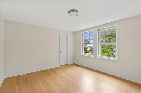 102 Broadway Dobbs Ferry NY 10522