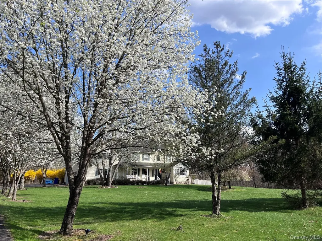 124 Rutsonville Road Wallkill NY 12589