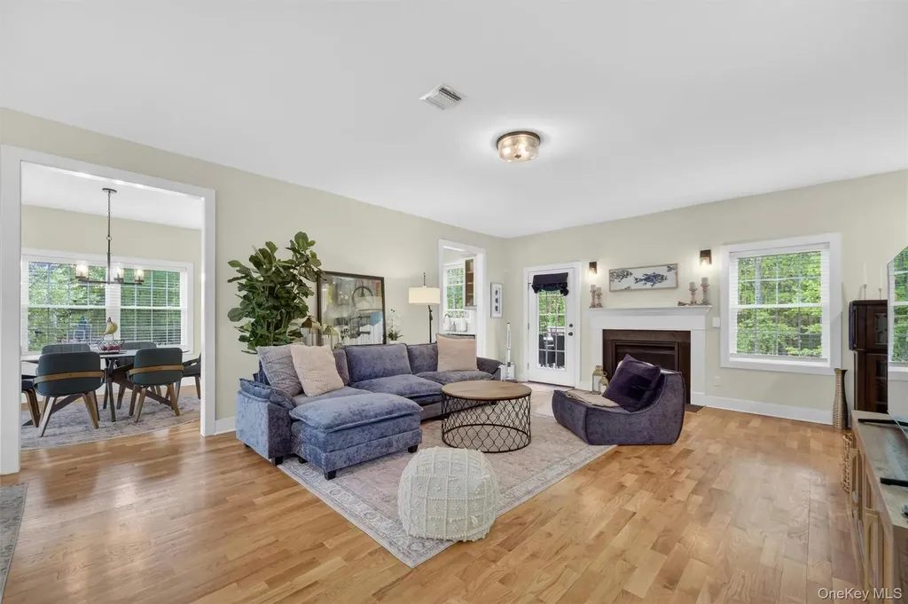 107 Debra Lane New Windsor NY 12553