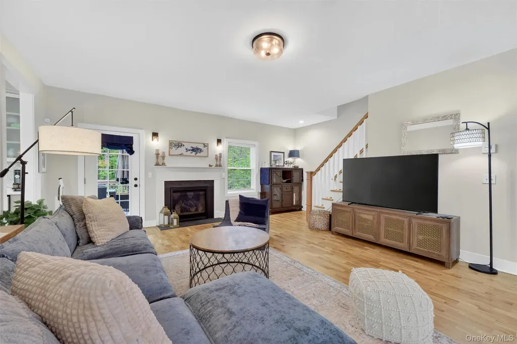 107 Debra Lane New Windsor NY 12553