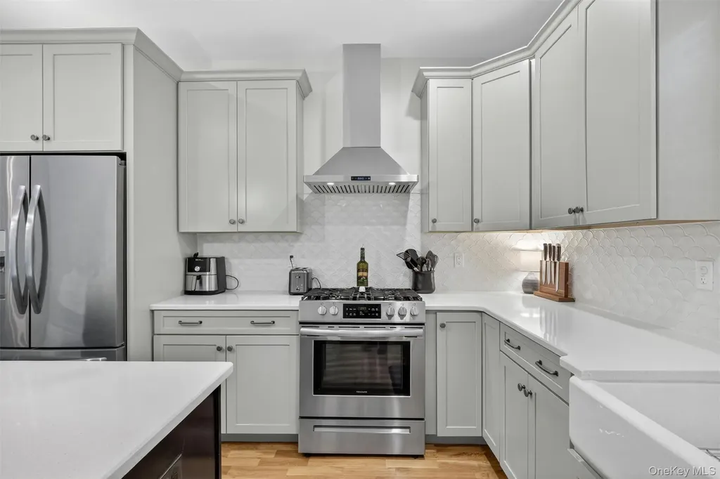 107 Debra Lane New Windsor NY 12553