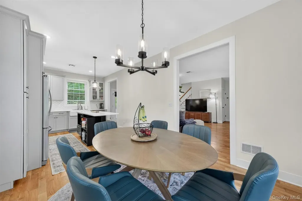 107 Debra Lane New Windsor NY 12553