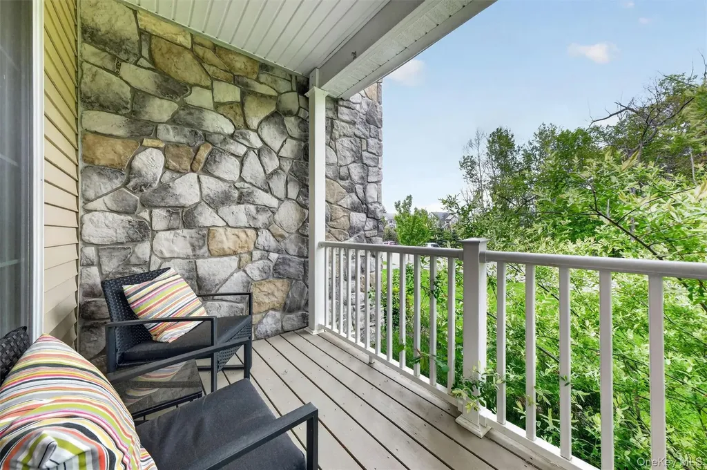 107 Debra Lane New Windsor NY 12553