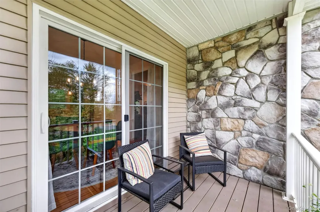 107 Debra Lane New Windsor NY 12553