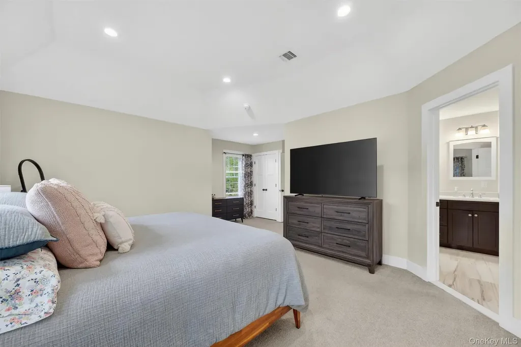 107 Debra Lane New Windsor NY 12553