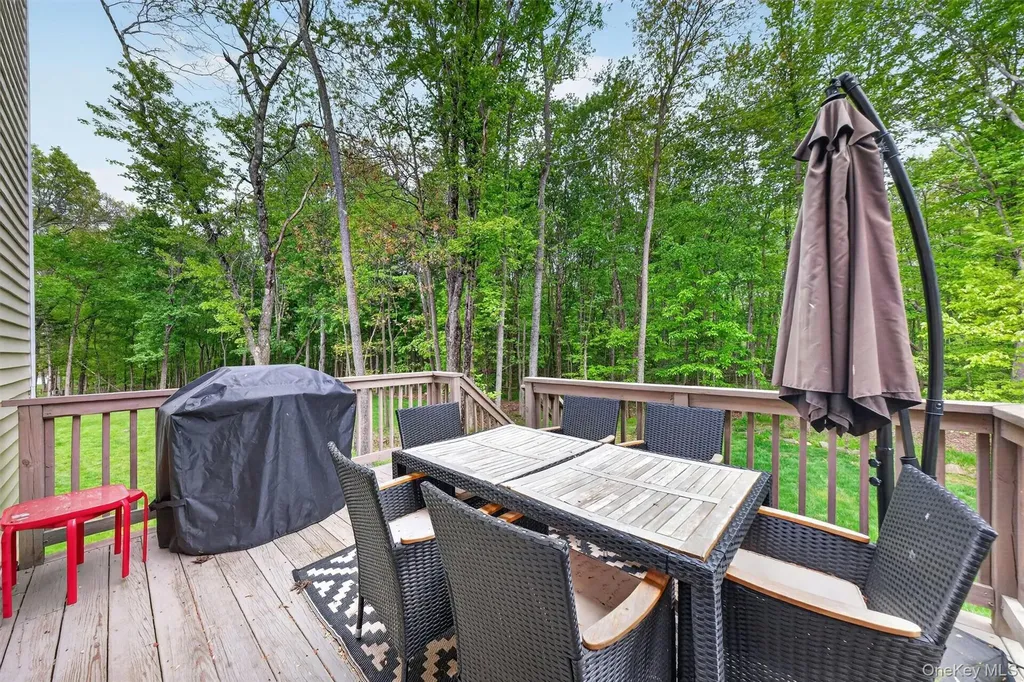 107 Debra Lane New Windsor NY 12553