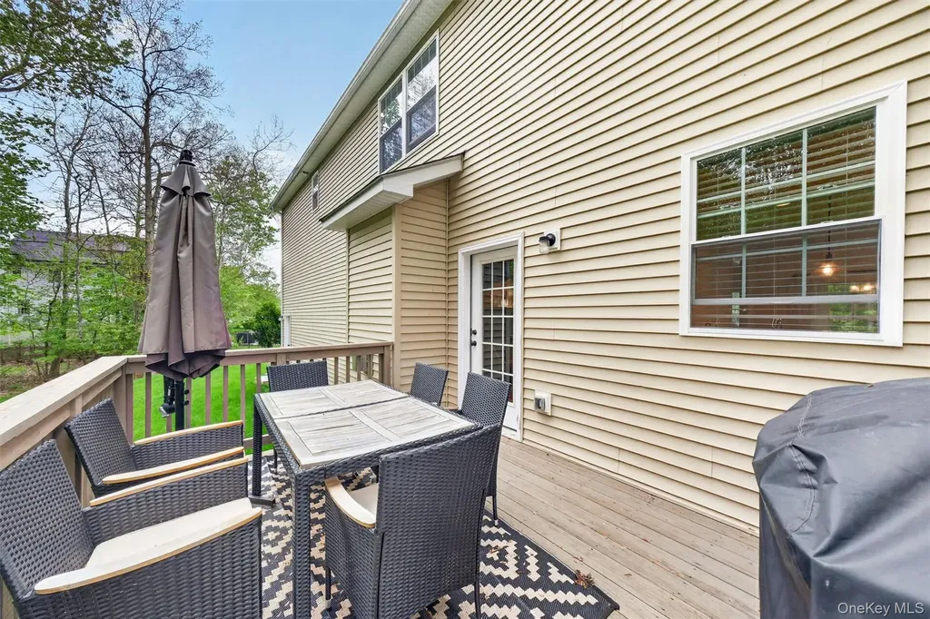 107 Debra Lane New Windsor NY 12553
