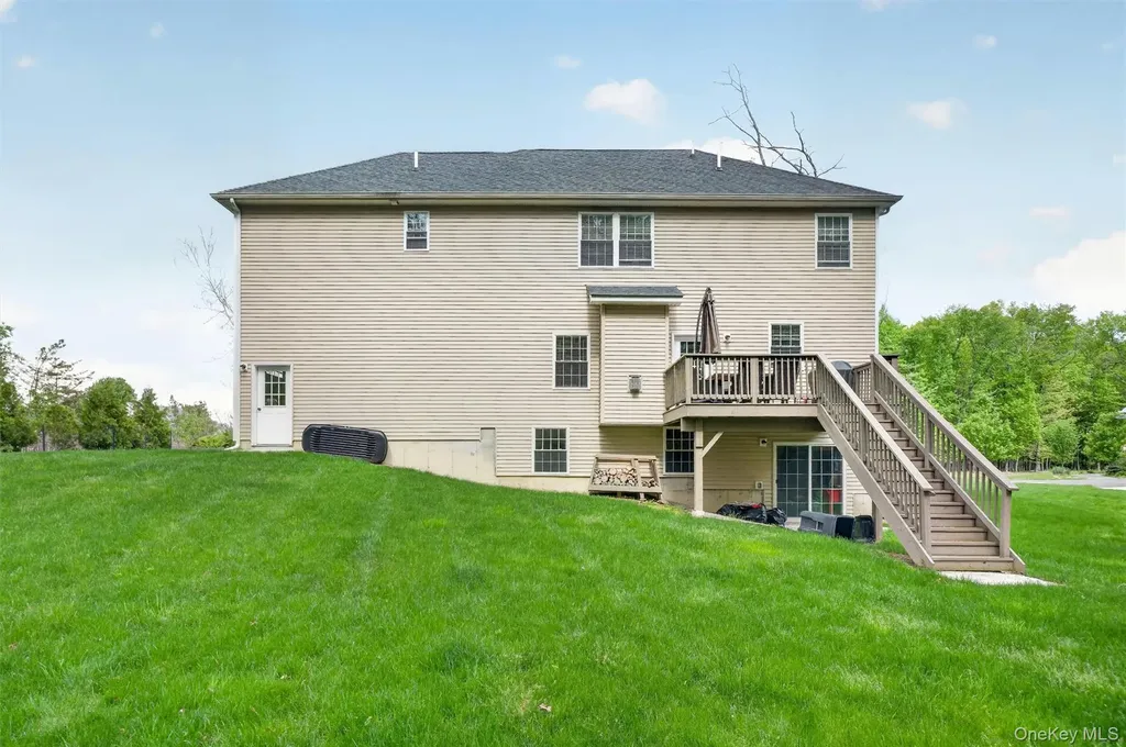107 Debra Lane New Windsor NY 12553
