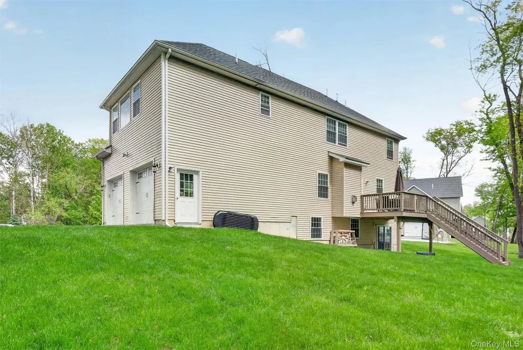 107 Debra Lane New Windsor NY 12553