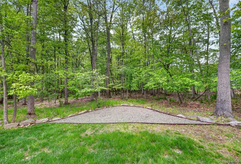 107 Debra Lane New Windsor NY 12553