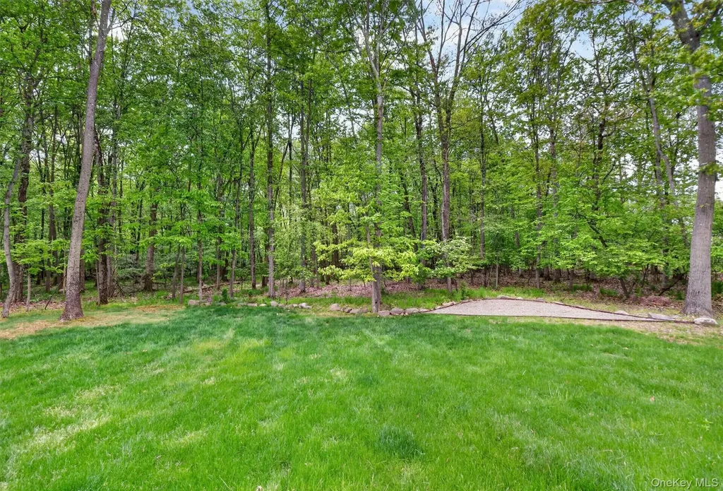 107 Debra Lane New Windsor NY 12553