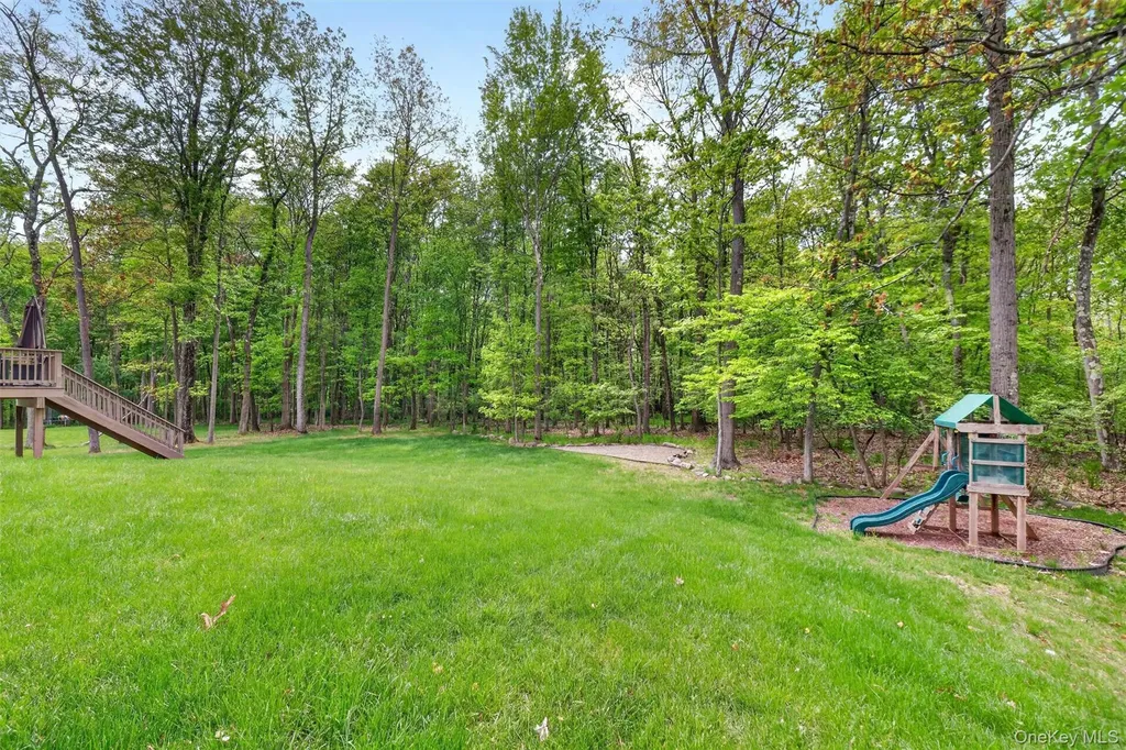 107 Debra Lane New Windsor NY 12553