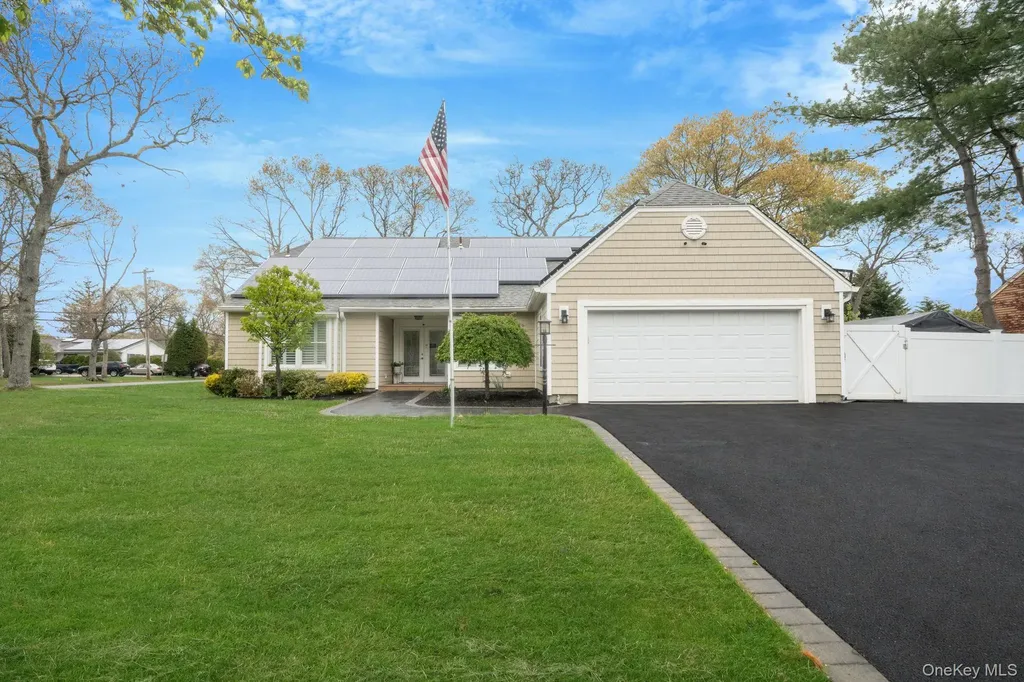 19 Ascot Place Coram NY 11727