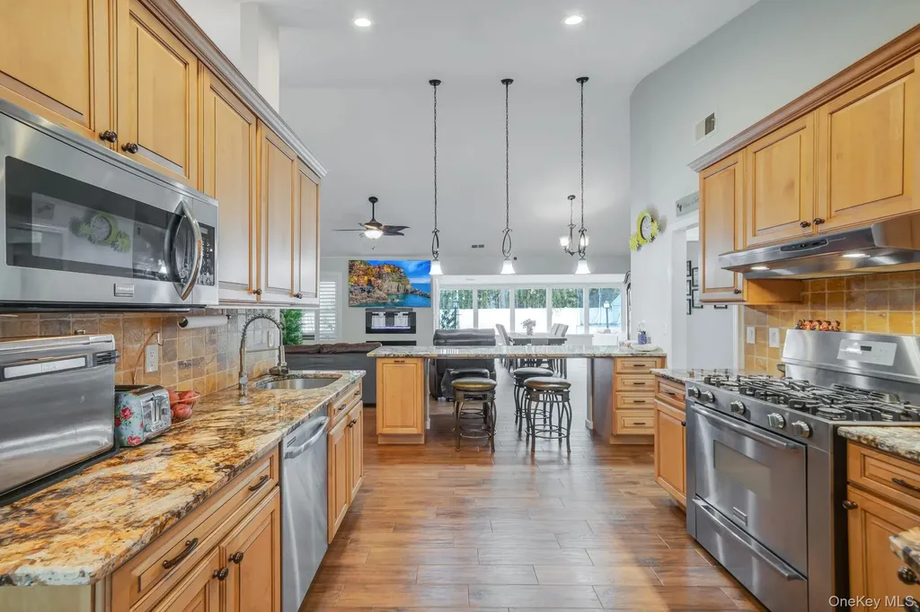 19 Ascot Place Coram NY 11727
