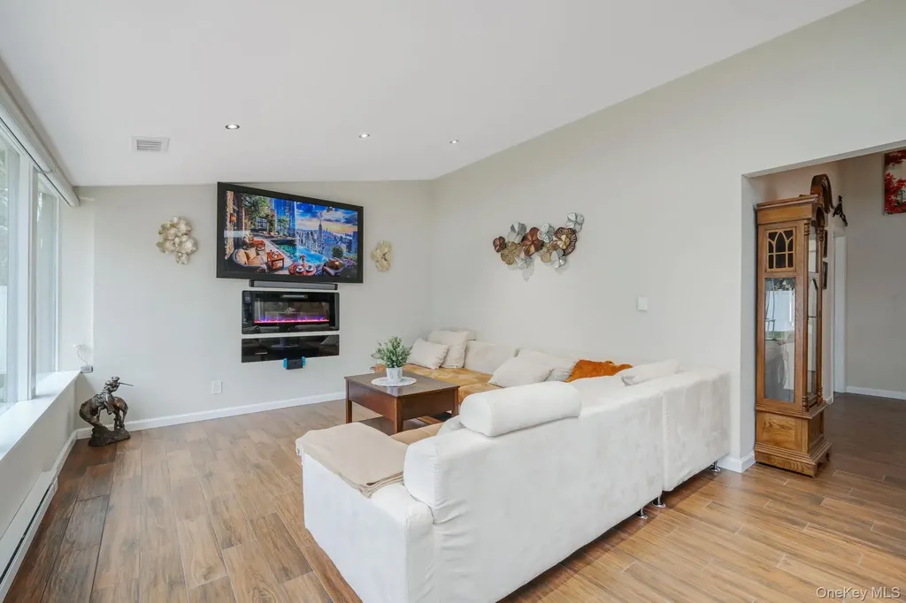 19 Ascot Place Coram NY 11727