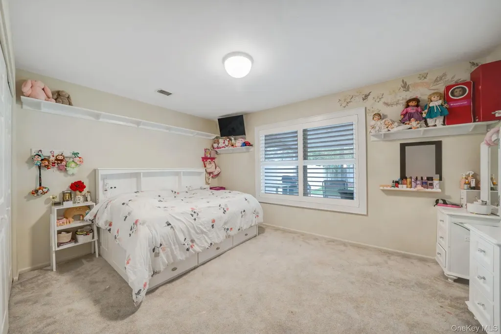 19 Ascot Place Coram NY 11727