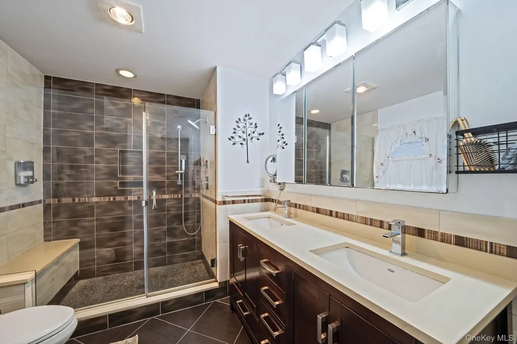 19 Ascot Place Coram NY 11727