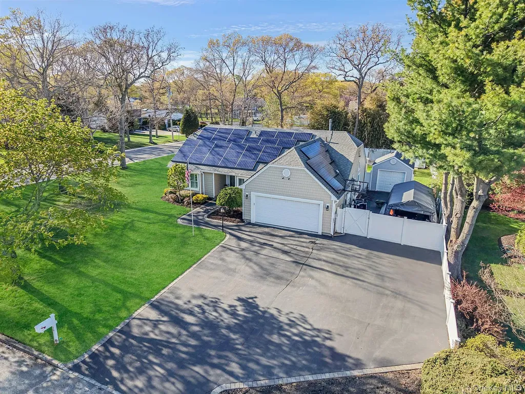 19 Ascot Place Coram NY 11727