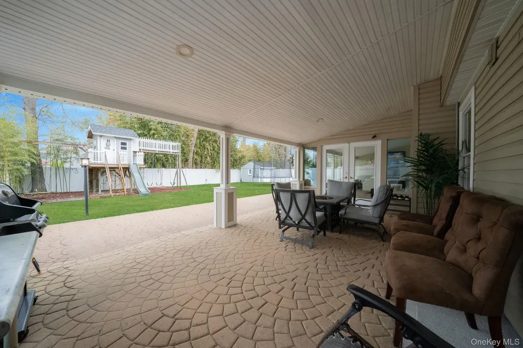 19 Ascot Place Coram NY 11727