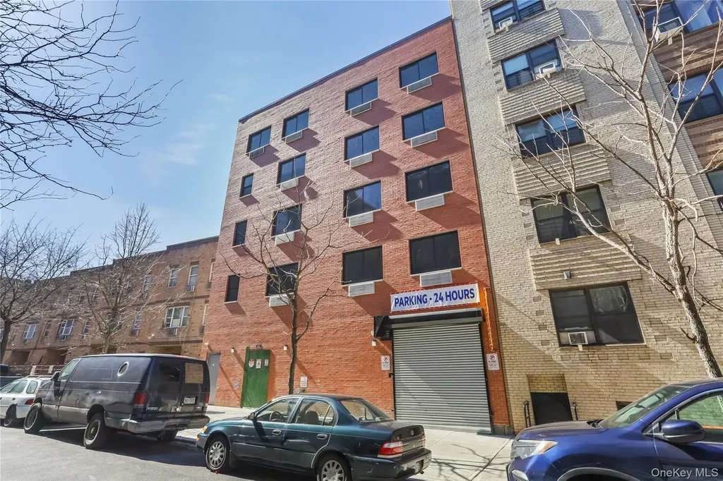 1081 Anderson Bronx NY 10452