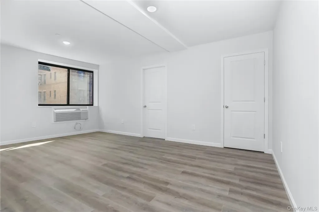 1081 Anderson Bronx NY 10452