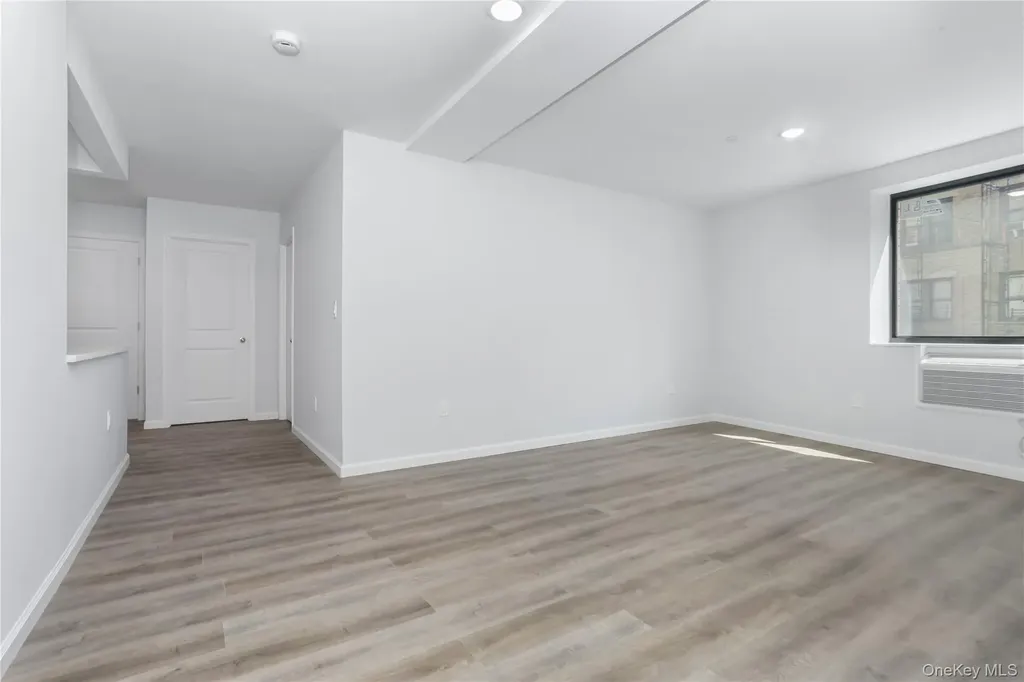 1081 Anderson Bronx NY 10452