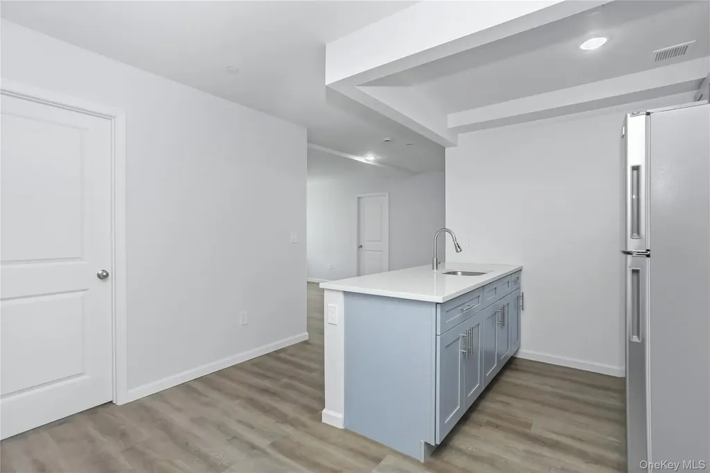 1081 Anderson Bronx NY 10452