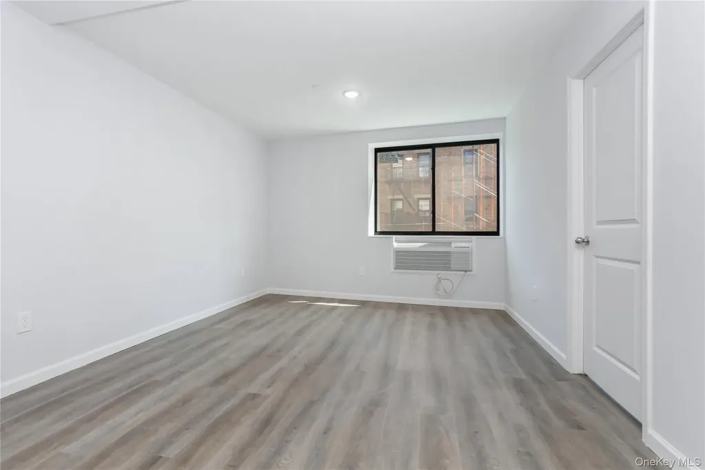 1081 Anderson Bronx NY 10452