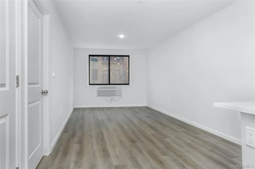1081 Anderson Bronx NY 10452