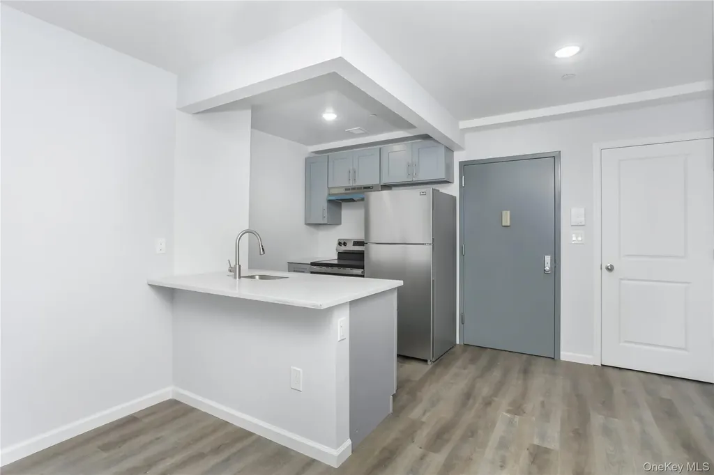 1081 Anderson Bronx NY 10452
