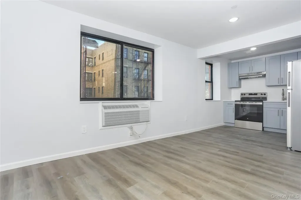 1081 Anderson Bronx NY 10452