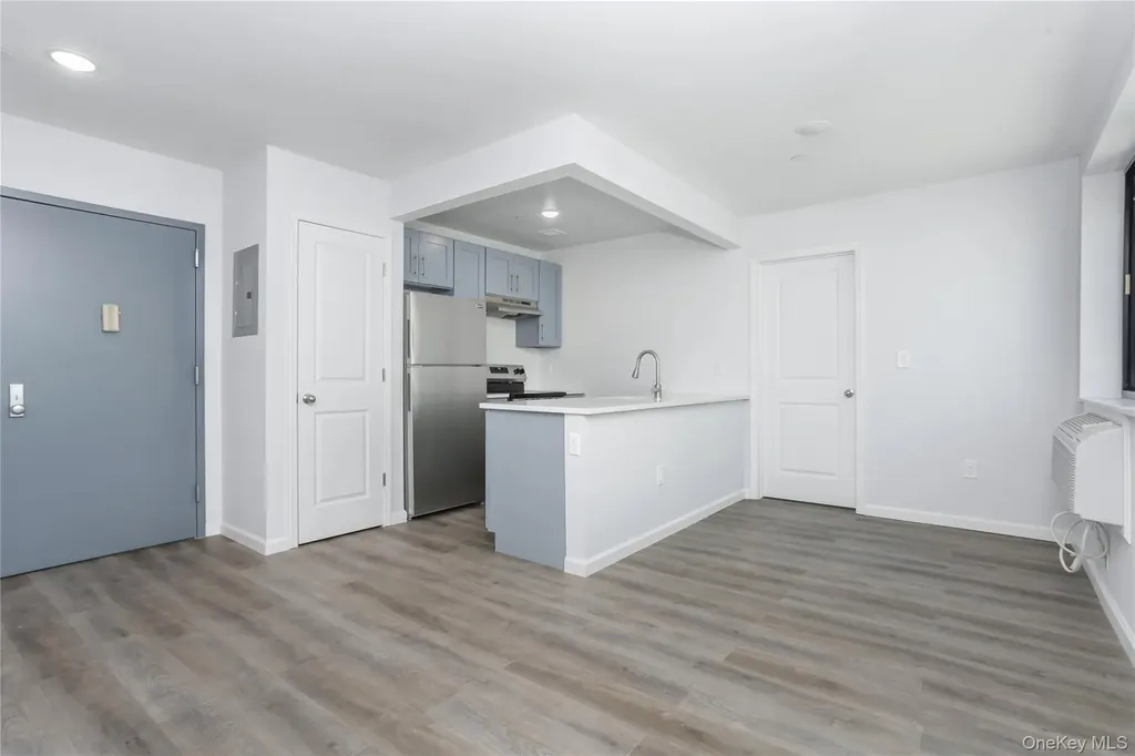 1081 Anderson Bronx NY 10452