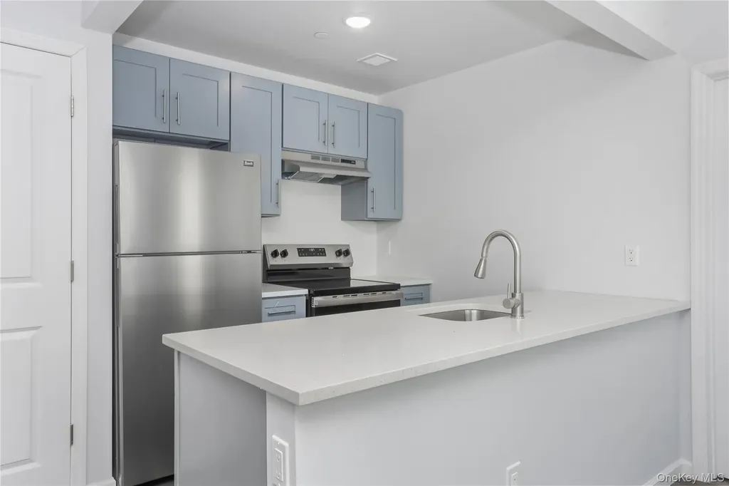 1081 Anderson Bronx NY 10452