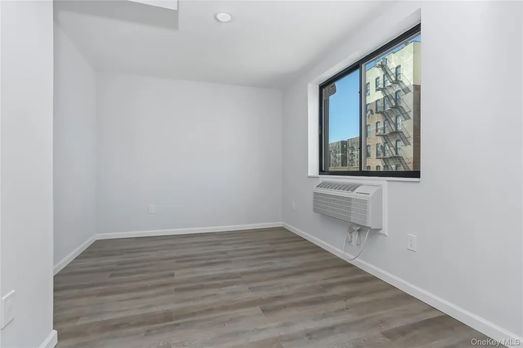1081 Anderson Bronx NY 10452