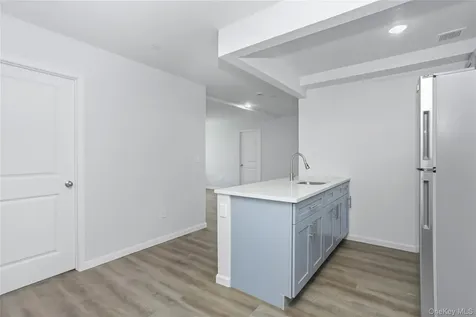 1081 Anderson Bronx NY 10452