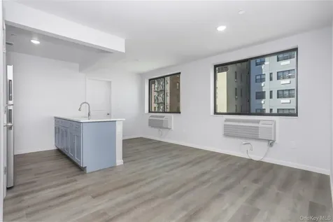 1081 Anderson Bronx NY 10452
