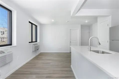 1081 Anderson Bronx NY 10452