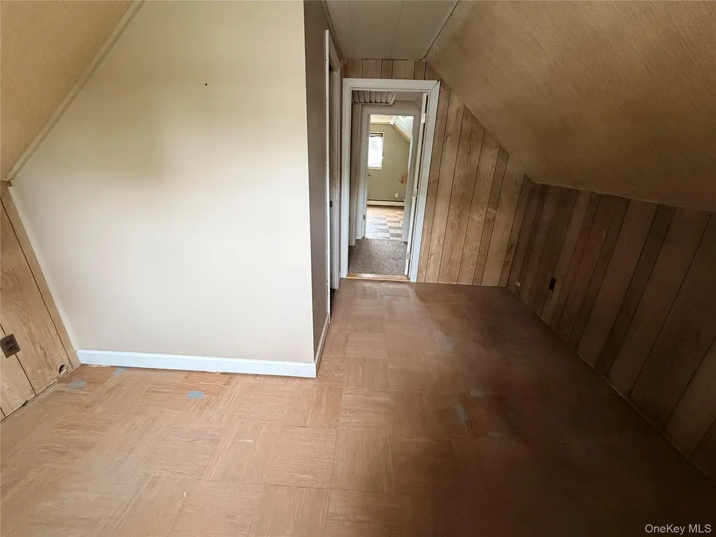 304 27th Street Lindenhurst NY 11757