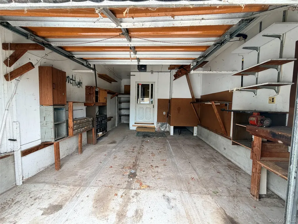 304 27th Street Lindenhurst NY 11757