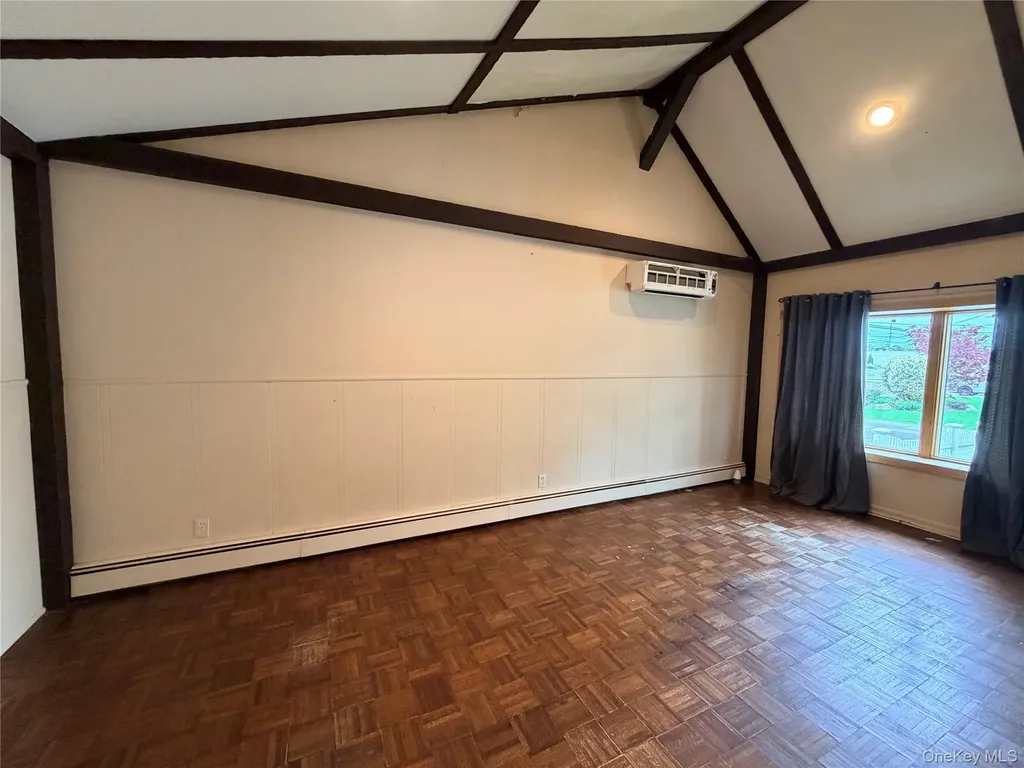 304 27th Street Lindenhurst NY 11757