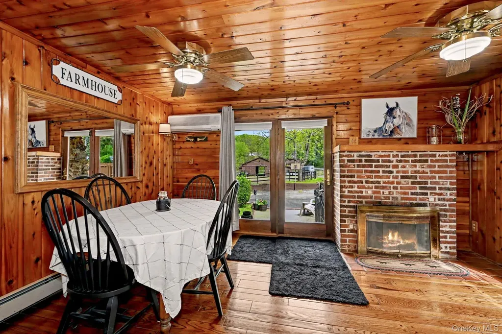 633 Oscawana Lake Road Putnam Valley NY 10579