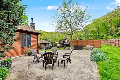 633 Oscawana Lake Road Putnam Valley NY 10579