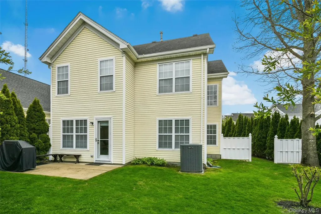 1 Ariel Drive Middle Island NY 11953